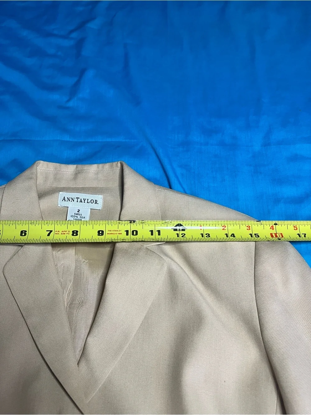 Ann Taylor 100% Silk Fitted Blazer Jacket Tan Beige Size 2